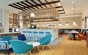 Courtyard By Marriott Luton Airport